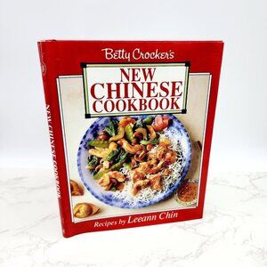 Betty Crocker's Chinese Cookbook by Leeann Chin 1990 Hardcover Dust Jacket